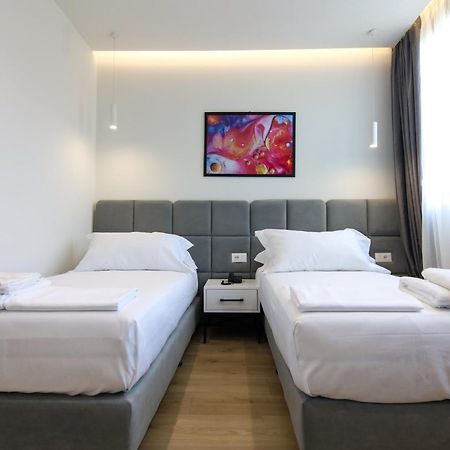 N Hotel City Center By Noshi Tirana Bagian luar foto