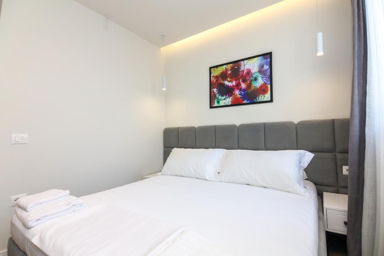 N Hotel City Center By Noshi Tirana Bagian luar foto