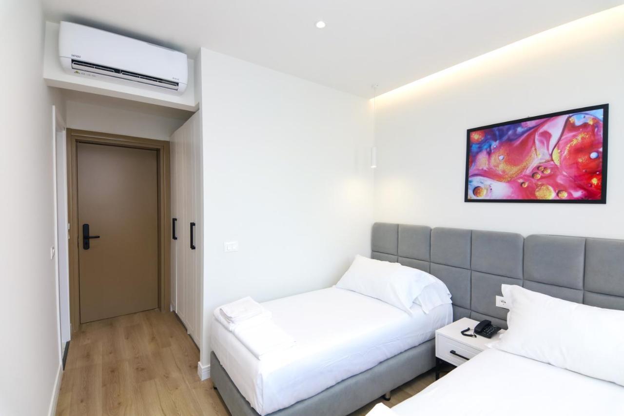 N Hotel City Center By Noshi Tirana Bagian luar foto