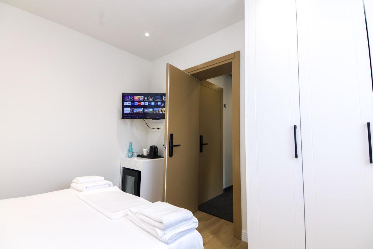 N Hotel City Center By Noshi Tirana Bagian luar foto