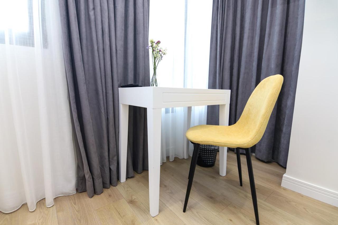 N Hotel City Center By Noshi Tirana Bagian luar foto