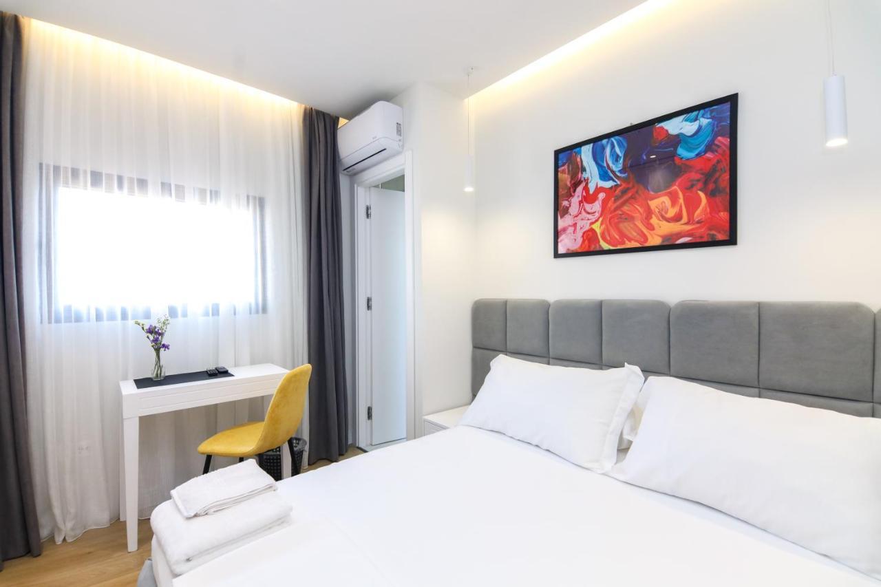 N Hotel City Center By Noshi Tirana Bagian luar foto