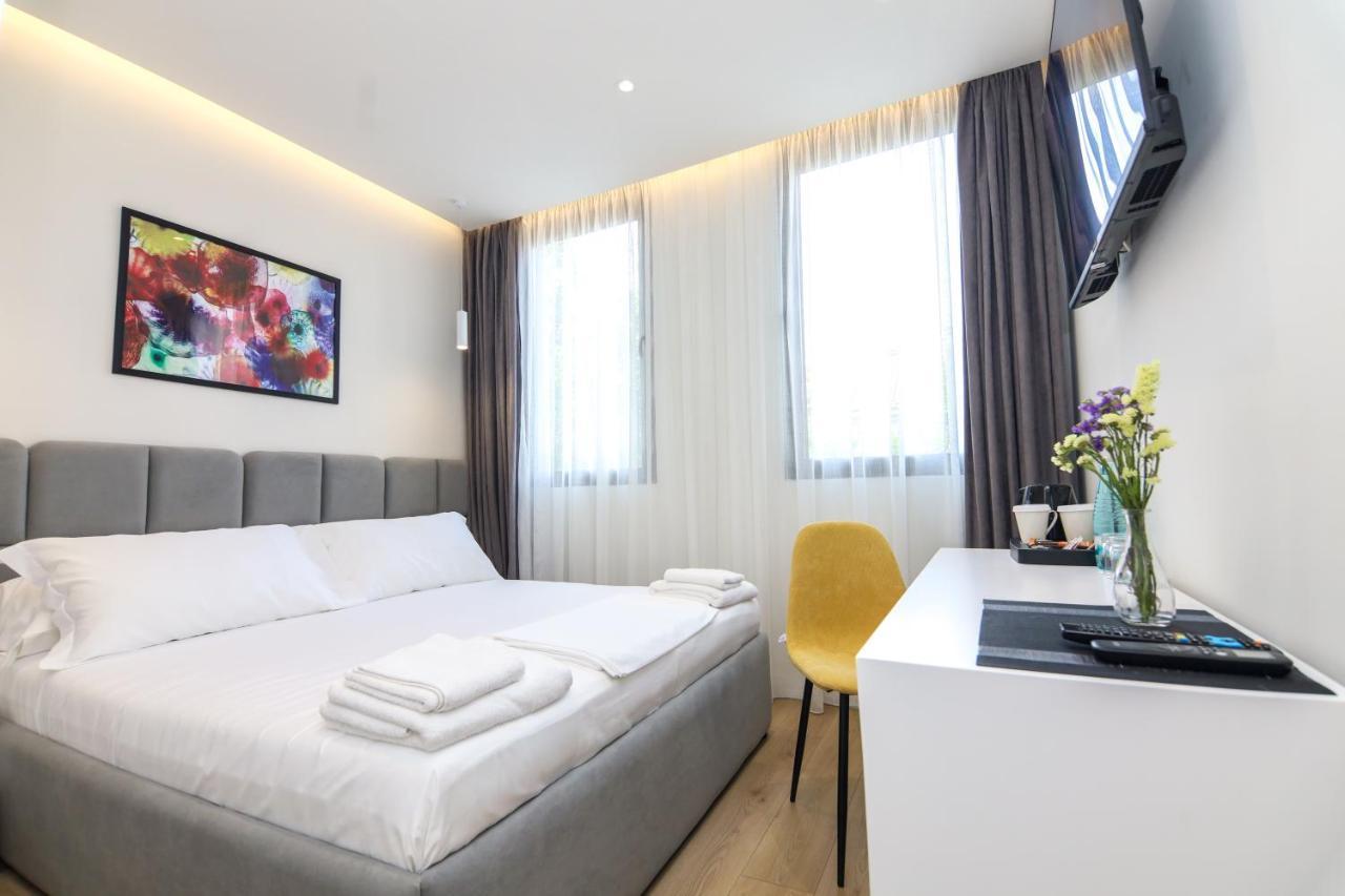 N Hotel City Center By Noshi Tirana Bagian luar foto