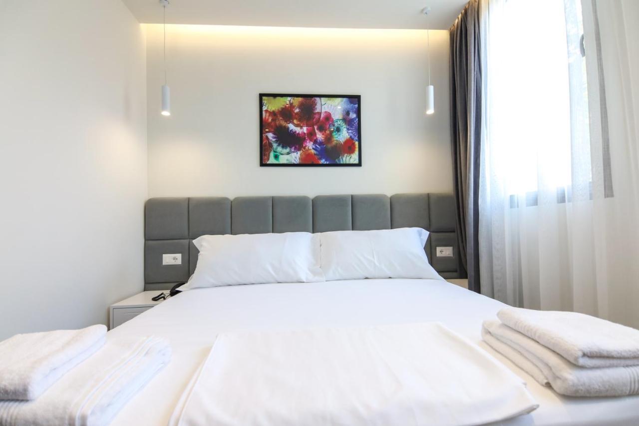 N Hotel City Center By Noshi Tirana Bagian luar foto