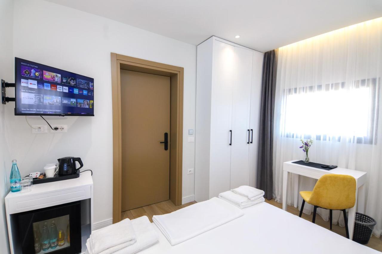N Hotel City Center By Noshi Tirana Bagian luar foto