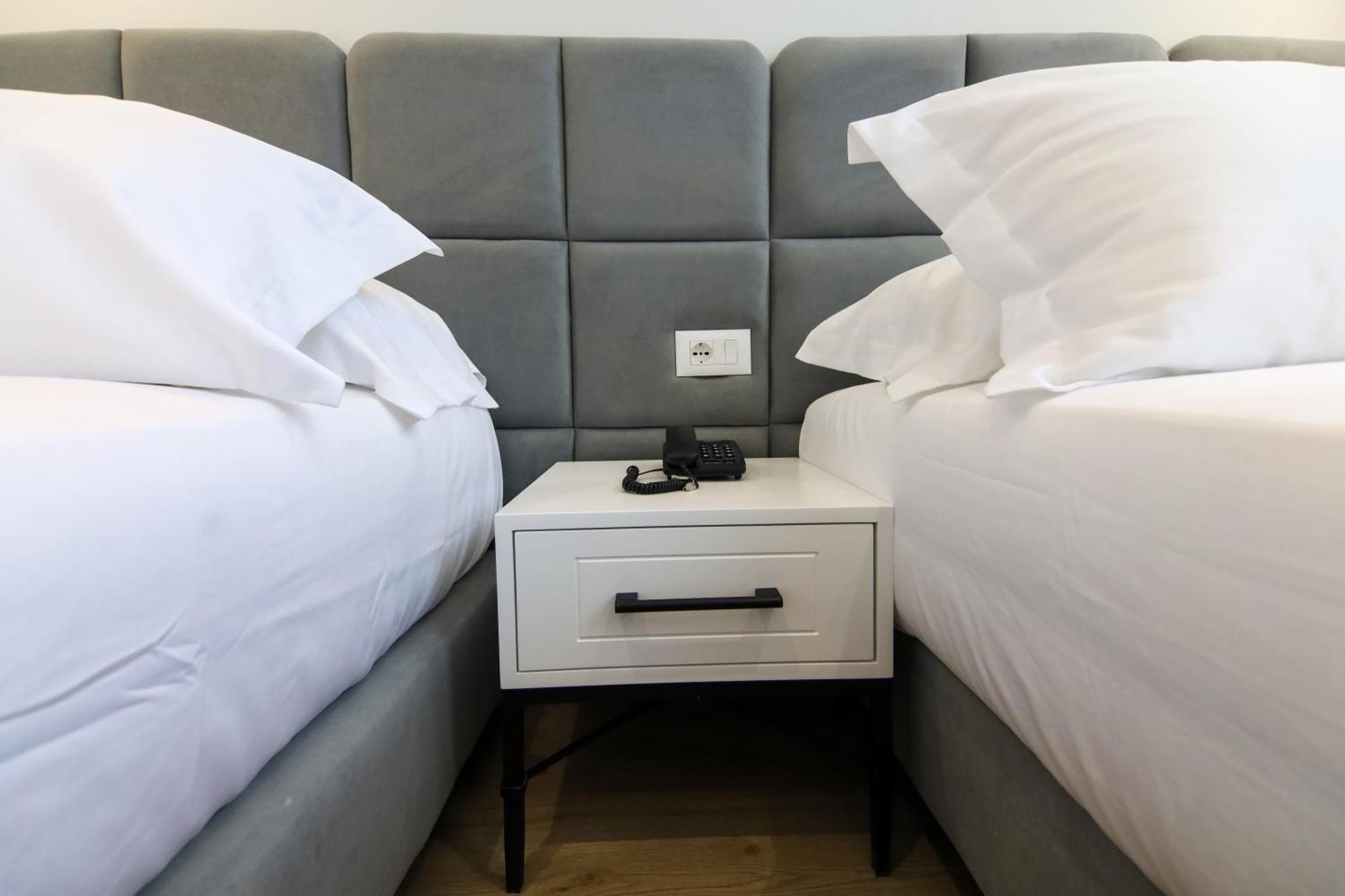 N Hotel City Center By Noshi Tirana Bagian luar foto